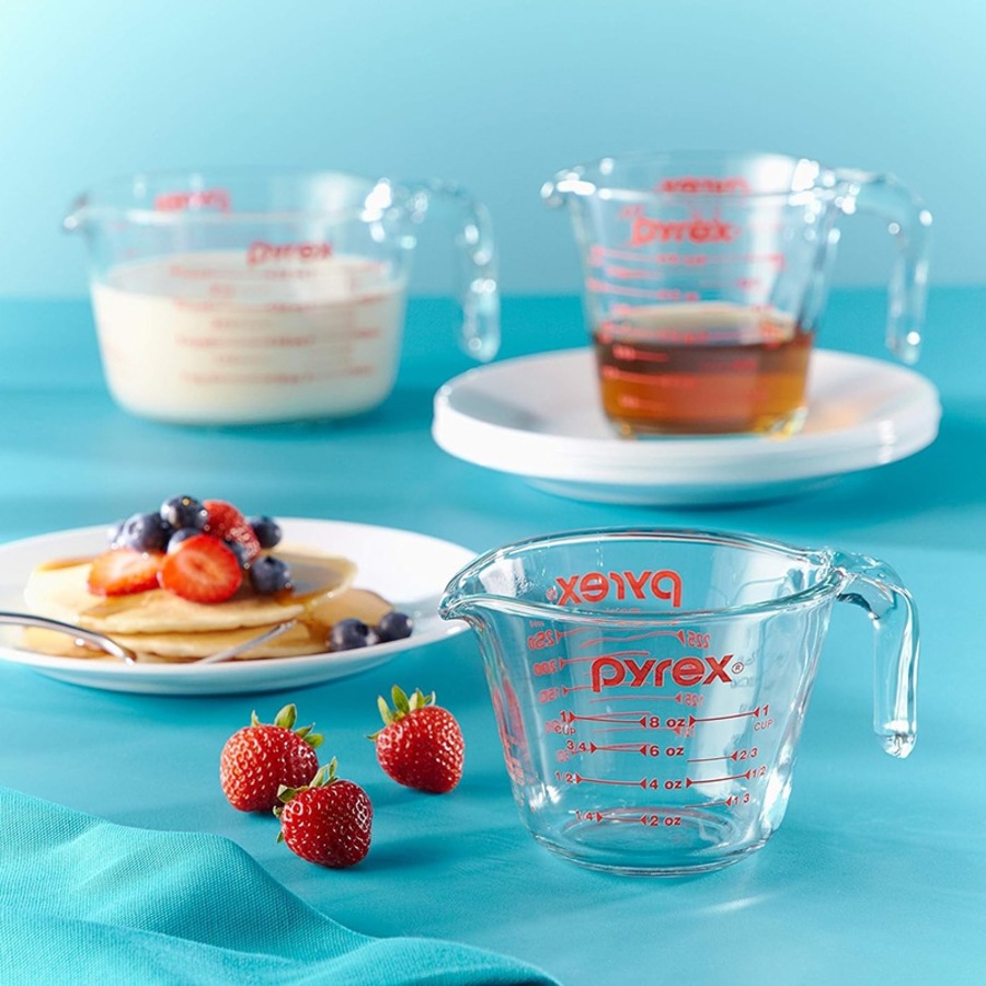 Pyrex 3 Piece Glass Measuring Jug Set