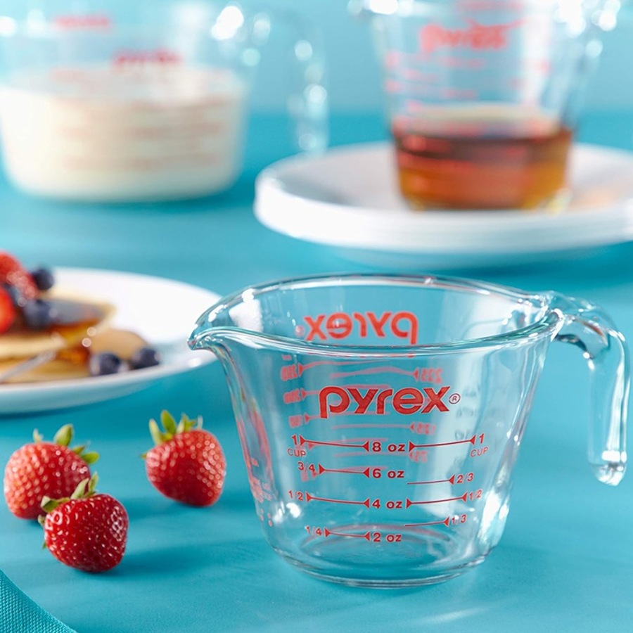 Pyrex 3 Piece Glass Measuring Jug Set
