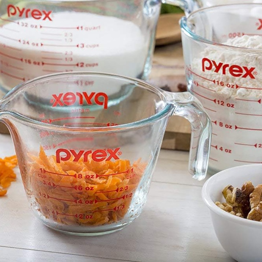 Pyrex 3 Piece Glass Measuring Jug Set