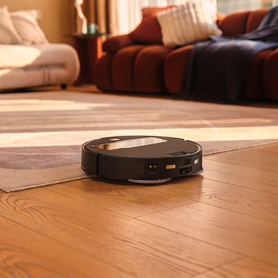 Roborock Saros Z70 Robotic Vacuum Cleaner with OmniGrip Mechanical Arm