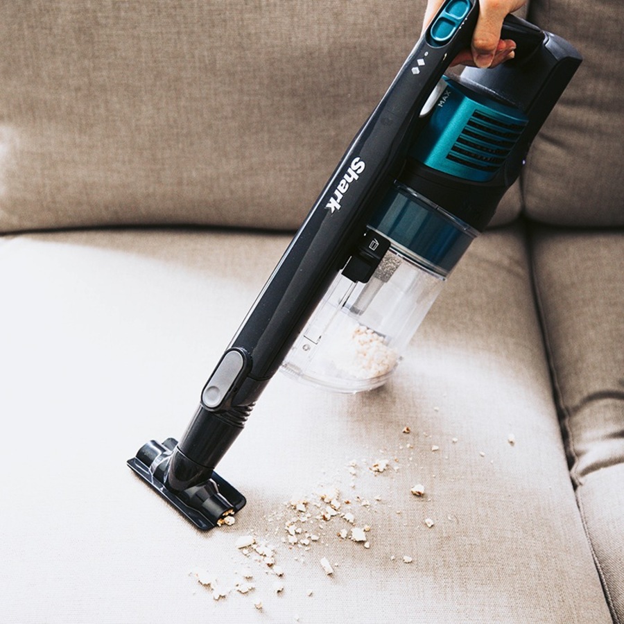 Shark Cordless Vacuum Cleaner with Self Cleaning Brushroll IZ102