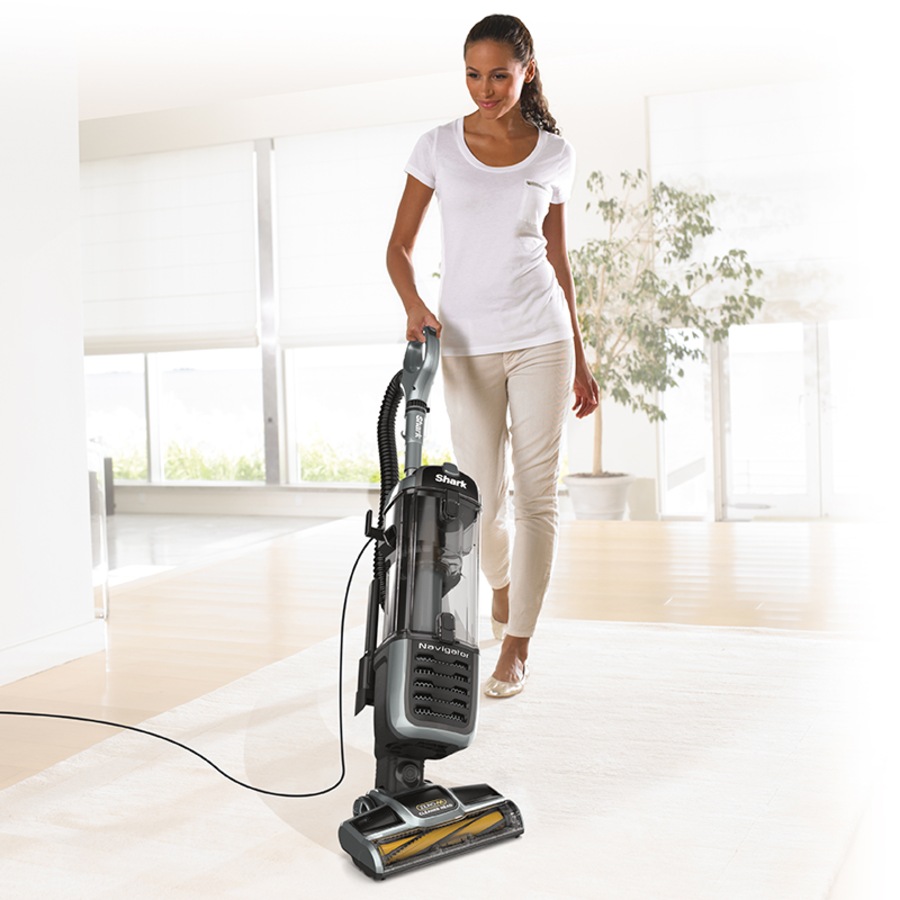 Shark Navigator Self-Cleaning Brushroll Pet Upright Vacuum Cleaner ZU62