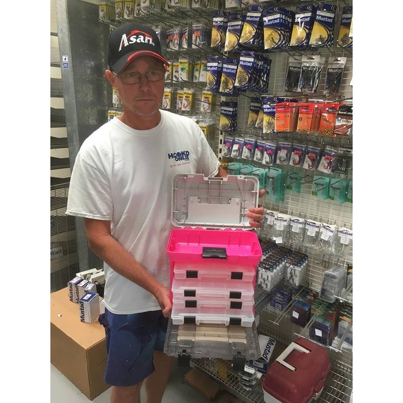 https://assets.mydeal.com.au/47927/limited-edition-pink-surecatch-4-tray-heavy-duty-fishing-tackle-box-pink-6189149_04.jpg?v=638064720263569029&imgclass=dealpageimage
