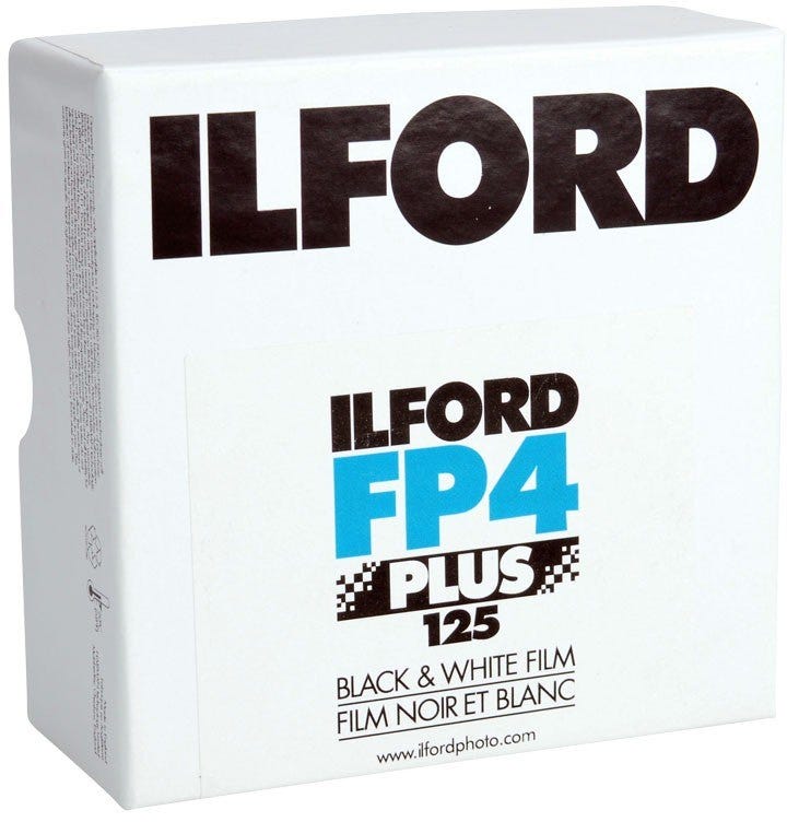 Ilford FP4 Plus 125 ISO – Film Noir & Blanc 135/24 Poses – Qualité Pro Pour Photos Authentiques