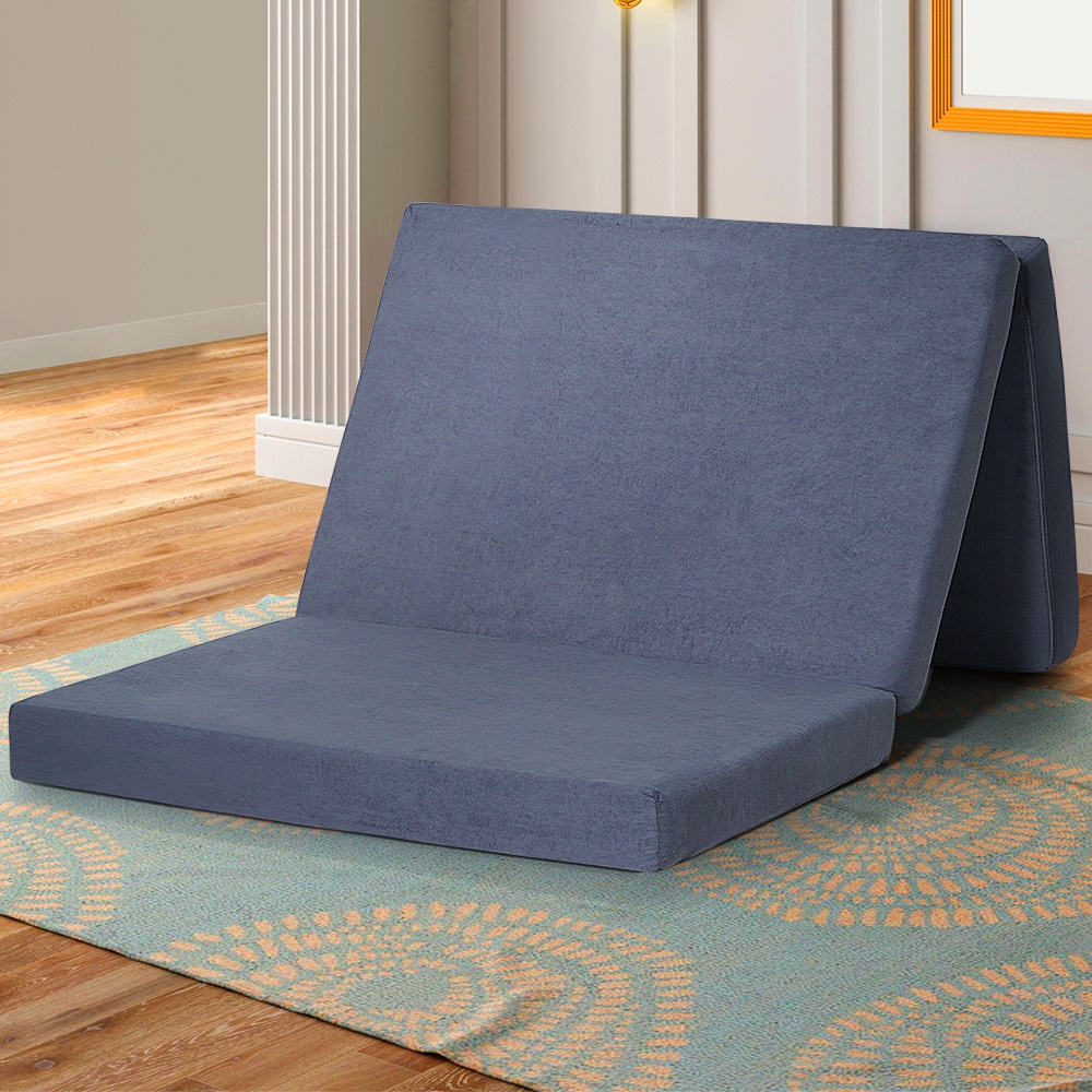 Tri fold outlet sleeping pad