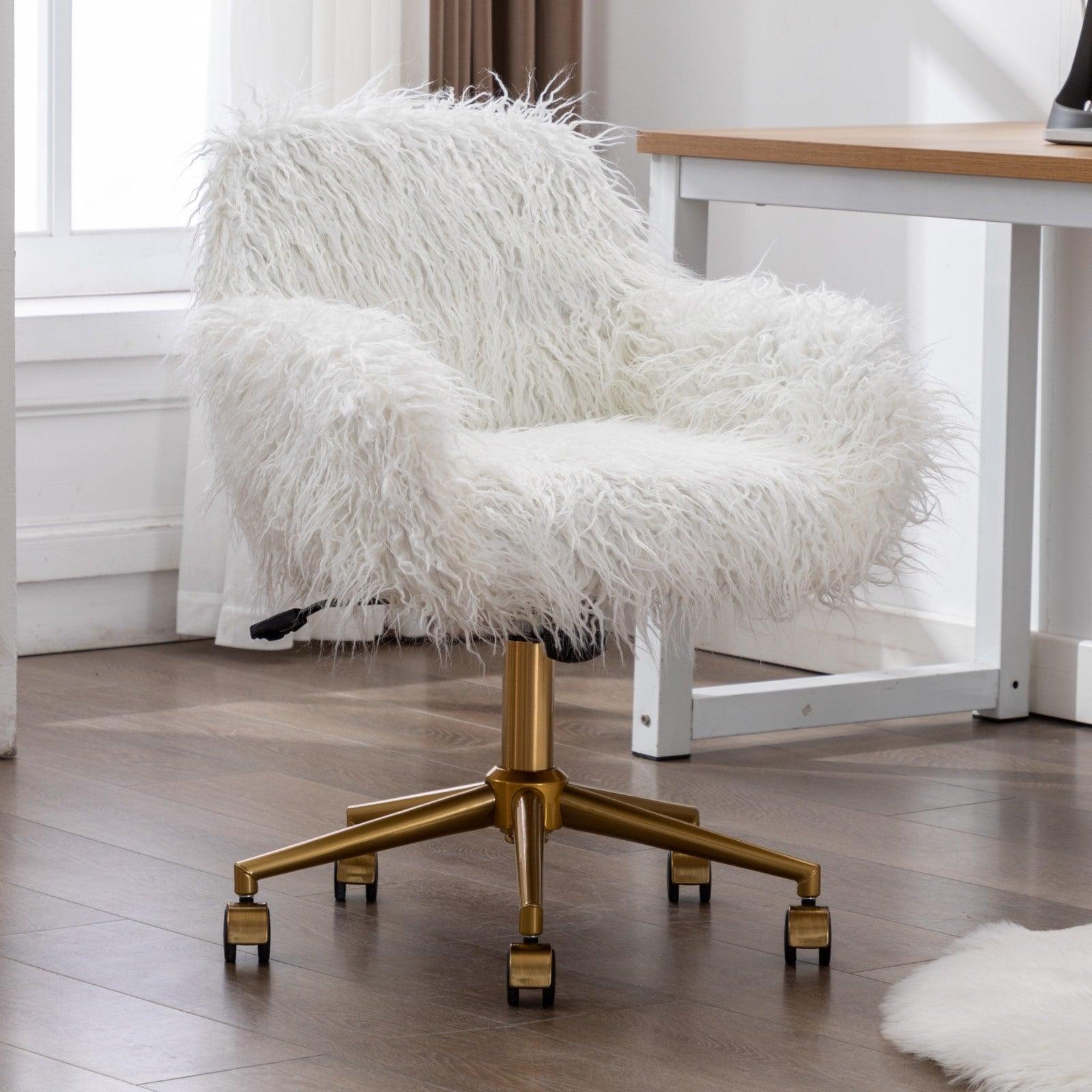 White fuzzy desk chair best sale with arms