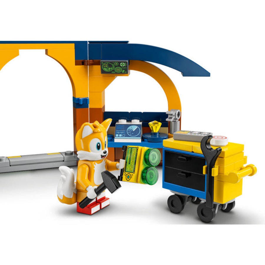 LEGO 76991 - Sonic the Hedgehog Tails' Workshop and Tornado Plane