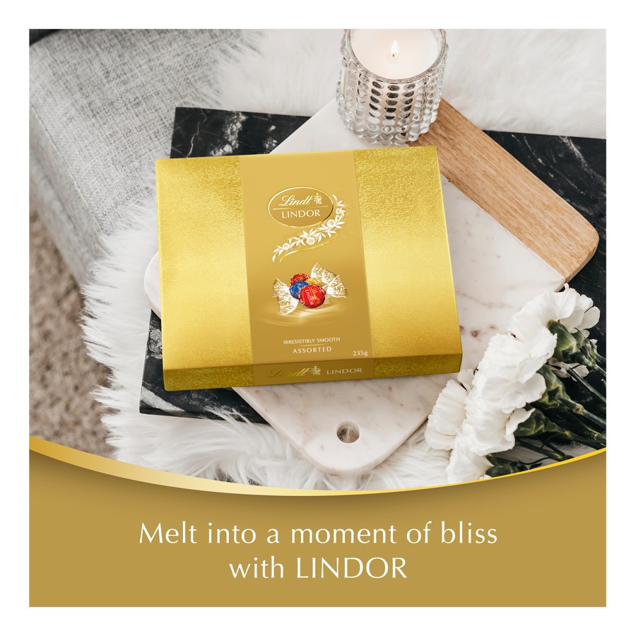 Lindt Lindor Assorted Chocolates Box 235g