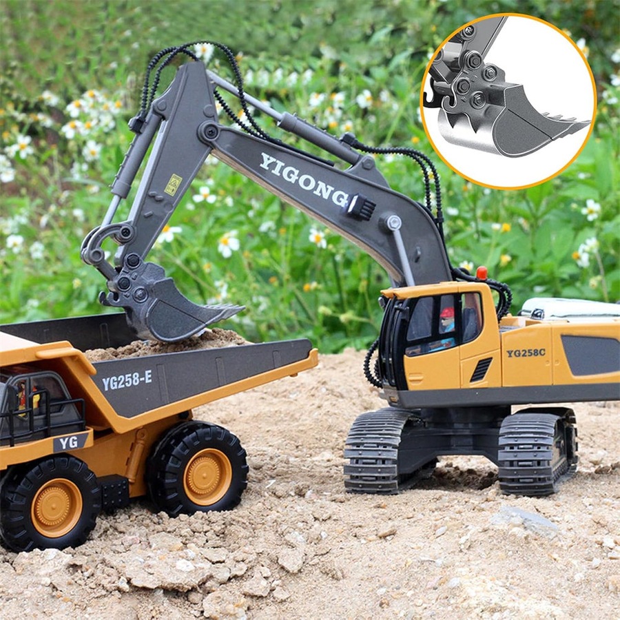 Nevenka Remote Control Excavator 1:20 RC Digger Toy with Sound Light 2 Batteries