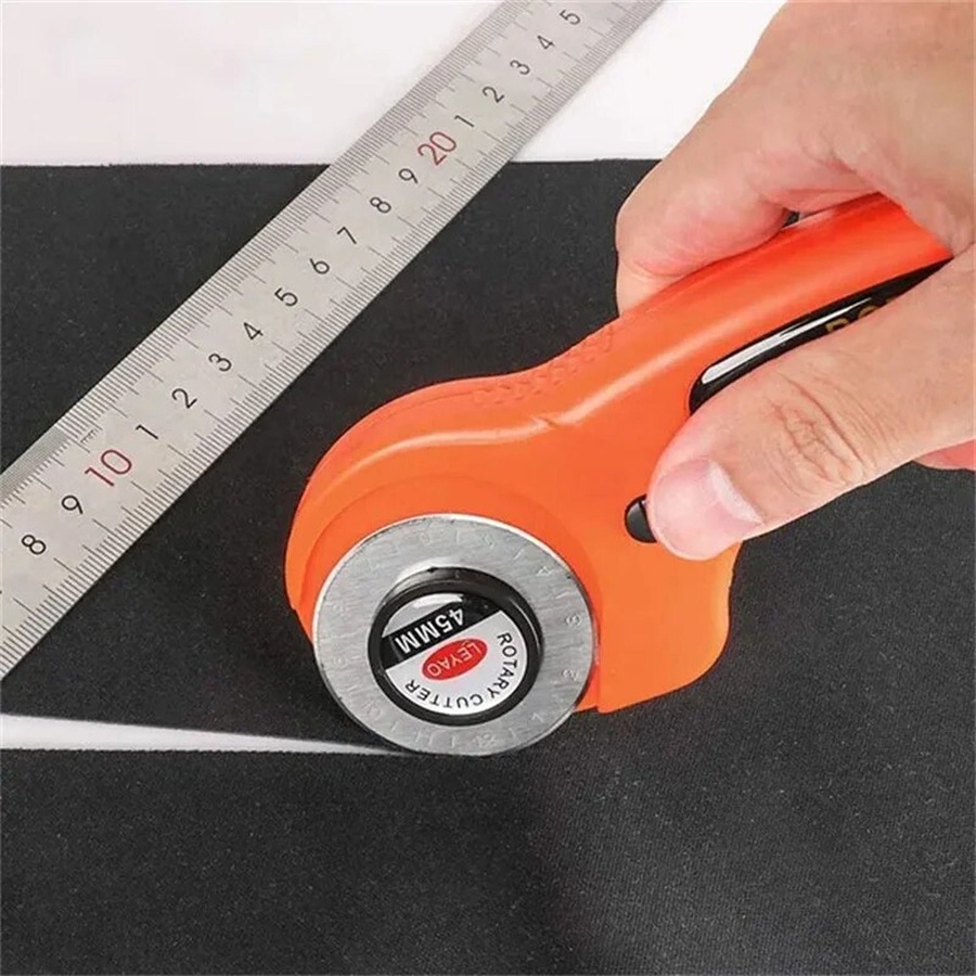 Rotary Cutter Professional Quilting Roller Fabric Cutting Tool And 10pcs Blades