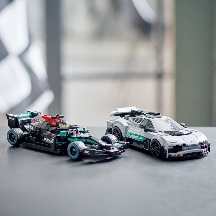 LEGO 76909 - Speed Champions Mercedes-AMG F1 W12 E Performance and Mercedes-AMG Project One