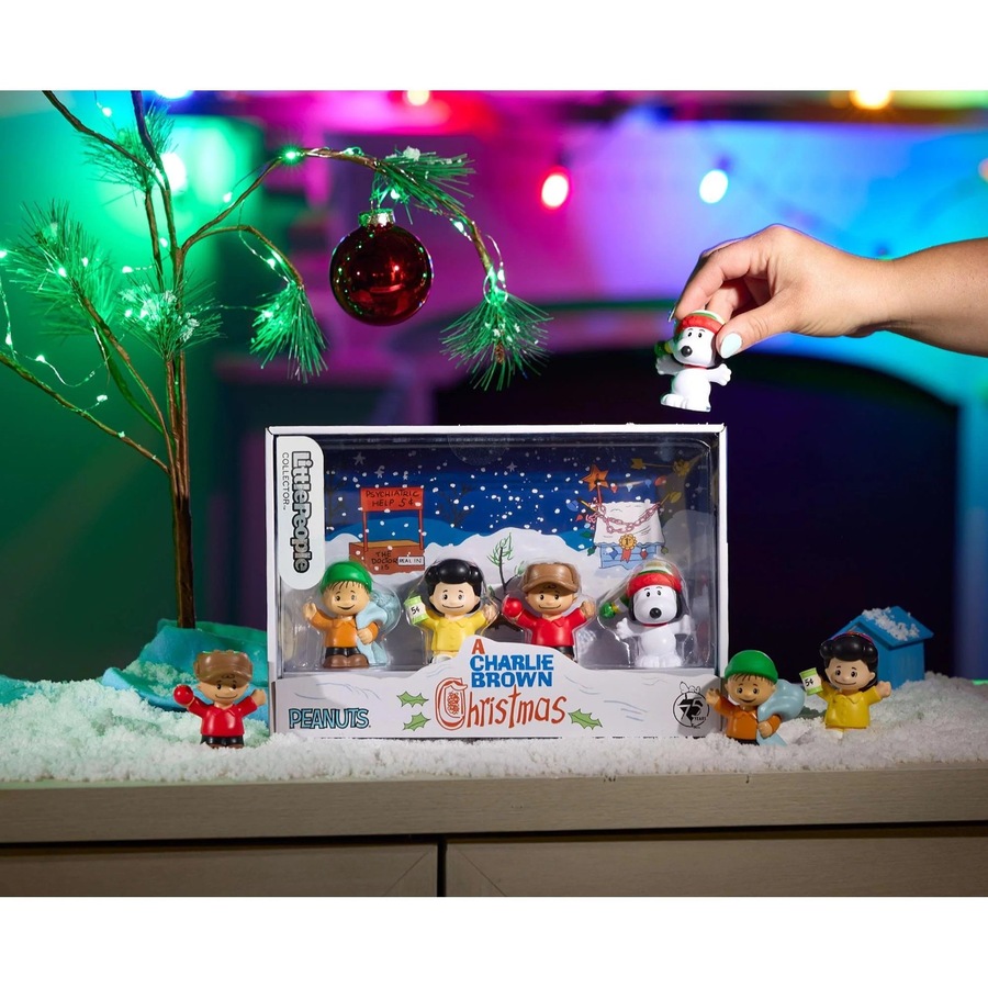 Fisher-Price Little People Collector Peanuts A Charlie Brown Christmas Special Edition Figure Set