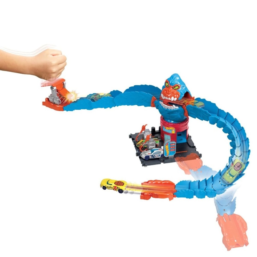 Hot Wheels City Nemesis Wreck and Ride Gorilla Attack Playset