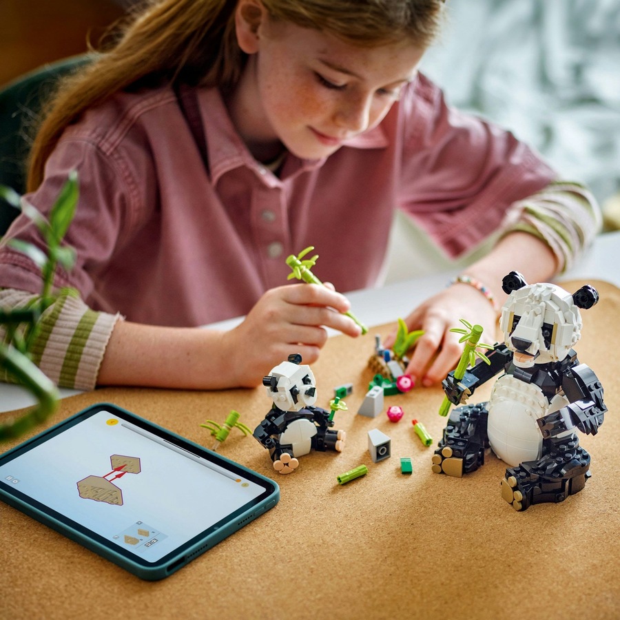 LEGO Creator 3-in-1 Wild Animals: Panda Family (31165)