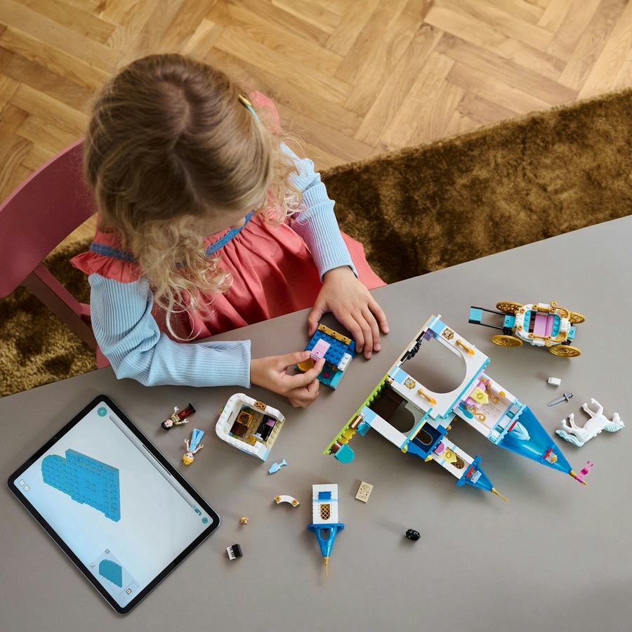 LEGO Disney Princess Cinderella's Castle and Horse Carriage (43275)