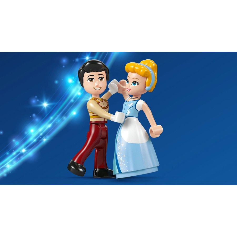 LEGO Disney Princess Cinderella's Castle and Horse Carriage (43275)