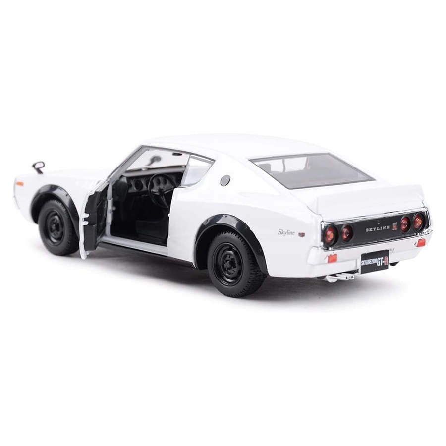 Maisto Special Edition 1973 Nissan Skyline 2000 GT-R 1:24 Scale Model Car