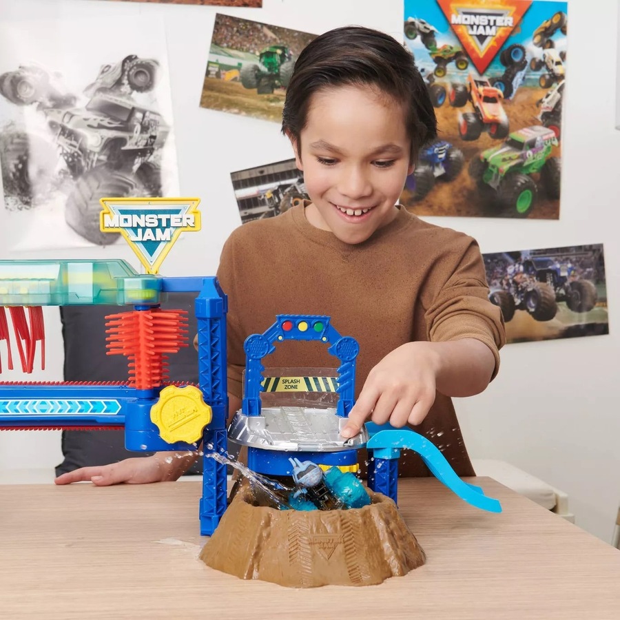 Monster Jam Megalodon Monster Wash Playset