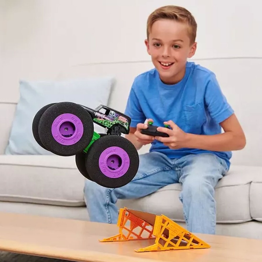 Monster Jam RC Ramp Champ Grave Digger