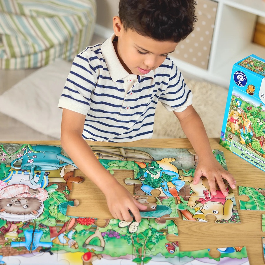 Peter Rabbit In Mr McGregor's Garden 25-Piece Jigsaw Puzzle