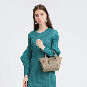 GGP Beige Genuine Leather Women'S Handbag Stylish Bucket Bag With Top Handle And Crossbody Strap