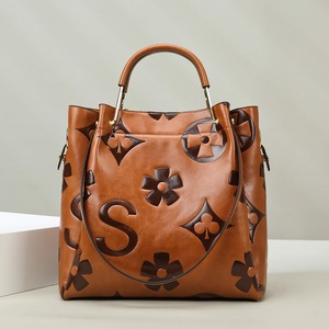 GGP Brown Elegant Embossed Pu Leather Tote Bag For Women Large Capacity Handbag With Inner Pouch
