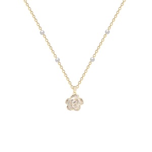 Golden Flower Pearl Necklace Elegant Jewelry for Women Fashion Gift Accessory