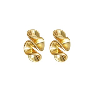 Small Premium Touch Earrings Stud Simple Elegant Design Fashion Jewelry