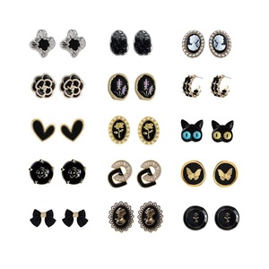 Vintage Black Stud Earrings Women Retro Style Dripping Oil Fashion Jewelry