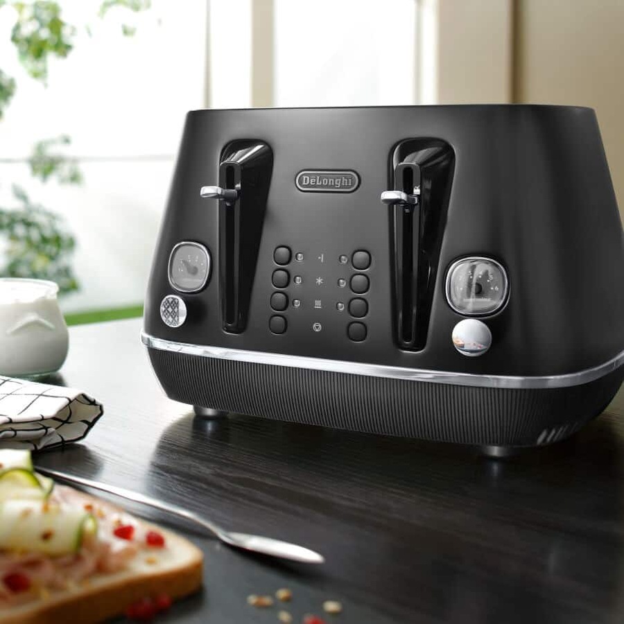 DeLonghi Distinta Moments 4 Slice Toaster Black CTIN4003BK