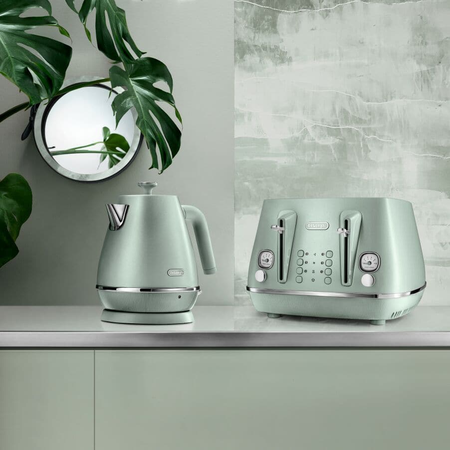 DeLonghi Distinta Perla 新品未使用 DeLonghi Distinta Perla 新品未使用