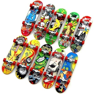 Finger Mini Skateboard, Deck Truck Finger Board Skate Toy Perfect for Kids Party Favors Bag Fillers