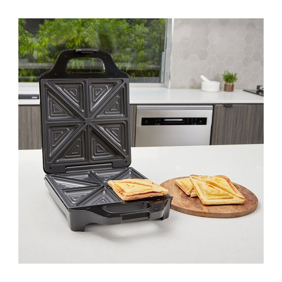 Westinghouse WHSWM01K Black 4 Slice Sandwich Maker