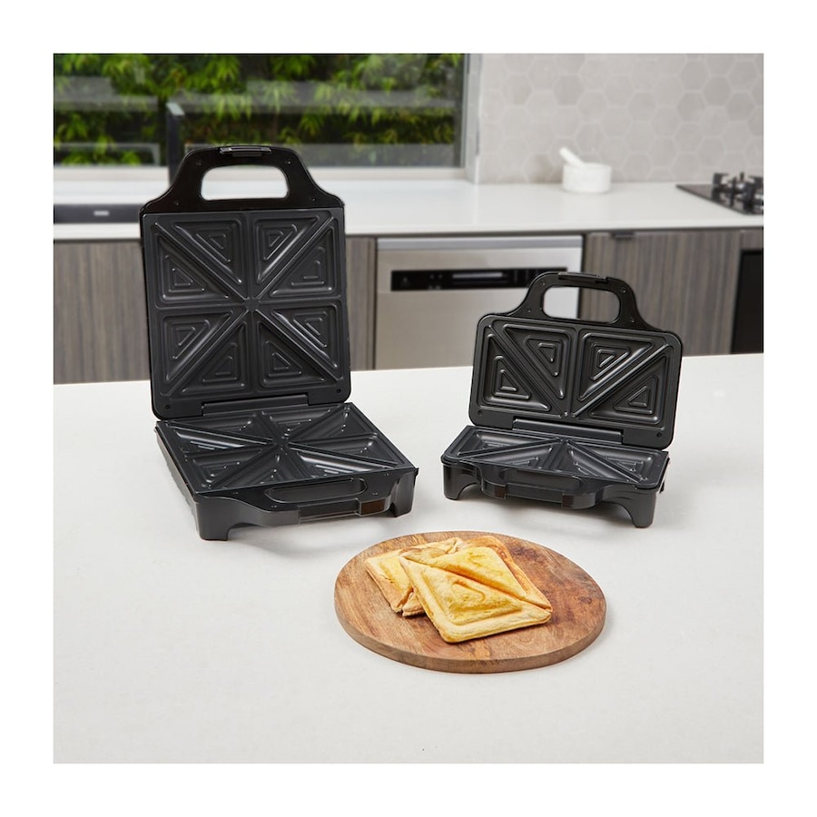 Westinghouse WHSWM01K Black 4 Slice Sandwich Maker