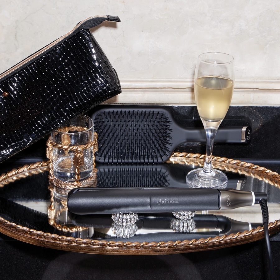 ghd Chronos Hair Straightener Gift Set