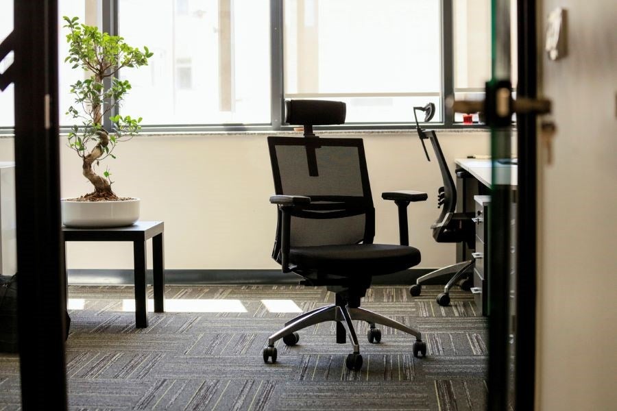 what makes a good office chair