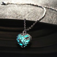 Necklaces & Pendants Sweet Luminous Heart Necklace For Women Random Color