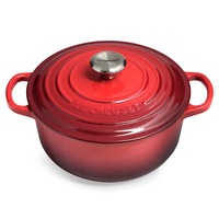 Le Creuset Signature Cast Iron Round French Oven Casserole Cherry Red (18cm/1.8L, 20cm/2.4L, 22cm/3.3L, 24cm/4.2L, 26cm/5.3L, 28cm/6.7L, 30cm/8.1L)